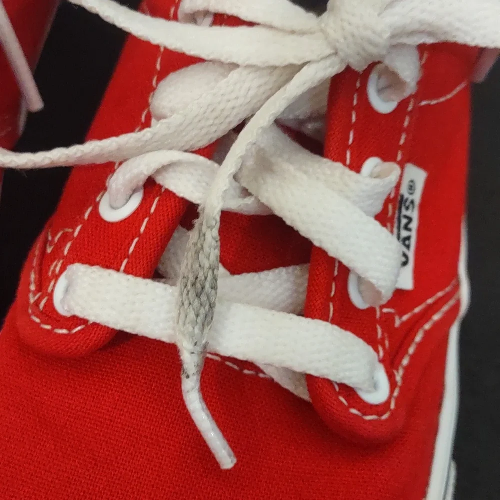 USED VANS LOW TOP TIE UP SHOE KIDS SIZE 13 COLOR RED HAS WEAR SEE ALL PHOTOS - Picture 7 of 10